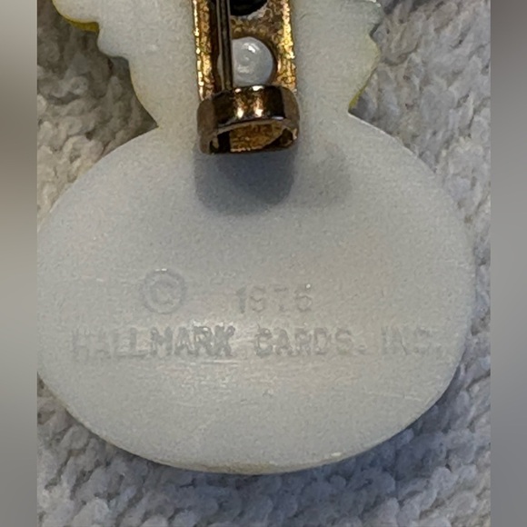 Vintage Easter Chick and Bunny Brooch Set - Picture 5 of 10